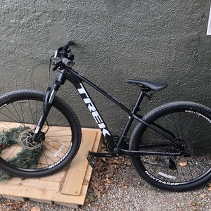 2019 Trek Marlin Black