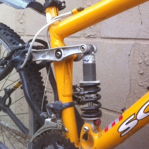 2016 Schwinn Can't Remember Yellow or Gold