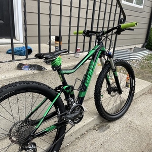 2016 Giant Full suspension Green