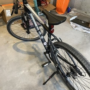 2022 Giant 27.5 Medium Black