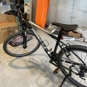 2022 Giant 27.5 Medium Black