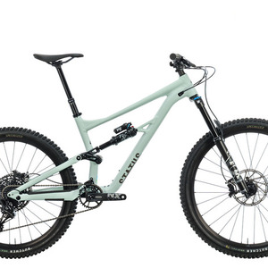 2022 Specialized Status 160 Silver, gray or bare metal