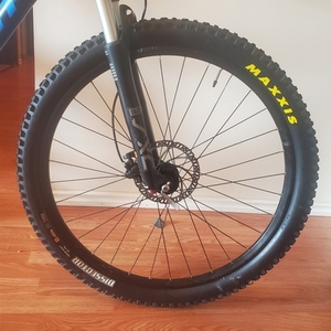 Giant Aluminum Black and Black