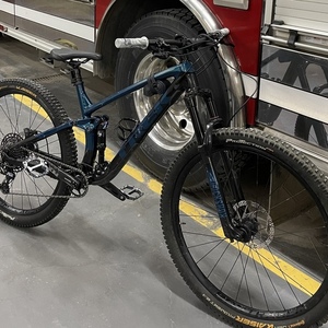 2020 Trek Fuel ex 7 Black and Blue