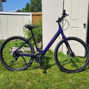 2022 Trek Verve 3 Disc Lowstep Purple