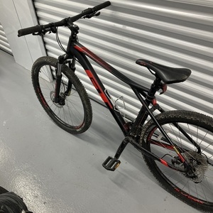 2022 GT Bicycles Avalanche Black