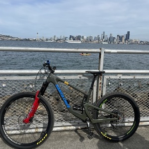 2022 Santa Cruz Bronson Carbon R Green