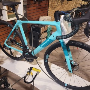 2022 Bianchi Infinito CV Ultegra Di2 Teal