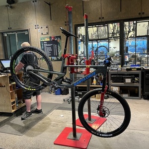 2022 Santa Cruz Bronson Carbon R Green