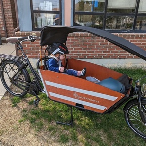 WorkCycles KR8 cargo bike (front storage) Black