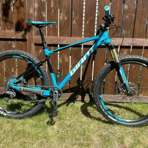 2018 Giant Fathom Blue