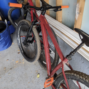 2020 Specialized Fuse 5 Crimson/Rocket M Red and Orange