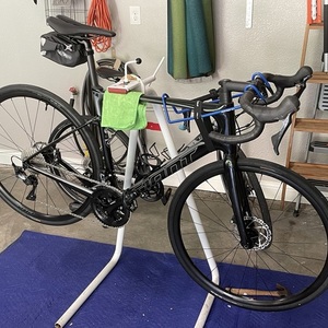 2022 Giant Defy Black