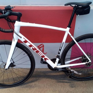 2022 Trek Domane AL 3 DISC-58 White, Black, and Red