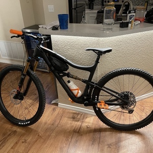 2022 Ibis Carbon V4 Black