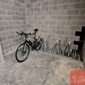 2018 Giant Road bike Black and Green