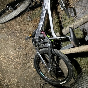 2023 Giant Aluxx6000 Silver, gray or bare metal