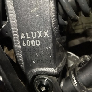 2023 Giant Aluxx6000 Silver, gray or bare metal