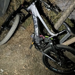 2023 Giant Aluxx6000 Silver, gray or bare metal