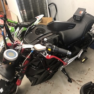 2023 Honey Stinger Stinga Black