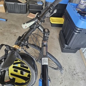 Specialized Sirrus 3 Black and Red