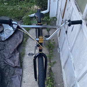 2021 SE Bikes Black and Yellow or Gold