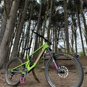 2022 Santa Cruz Nomad Green