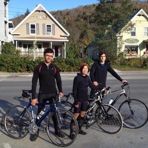 2011 Jamis Ventura Sport, femme road bike bicycle Black, White, and Blue