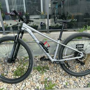 2022 Specialized ROCKHOPPER EXPERT Silver, gray or bare metal
