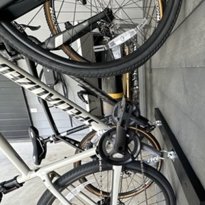 2022 Specialized Sirrus x4 White