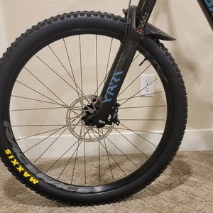 2022 Santa Cruz Hightower Black