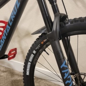 2022 Santa Cruz Hightower Black