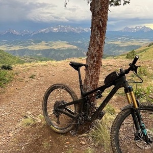 2022 Yeti SB 130 Silver, gray or bare metal