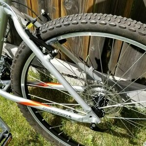2023 Giant Boulder SE Silver, gray or bare metal