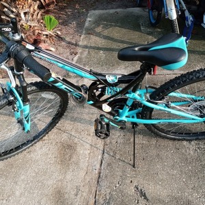 2022 Huffy Black and Teal