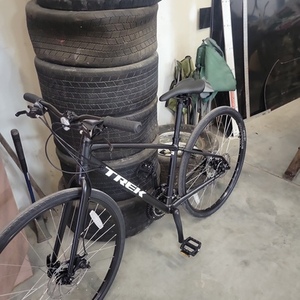 2023 Trek Hybrid Black