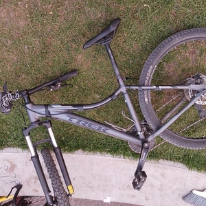 Trek skye 5 Silver, gray or bare metal