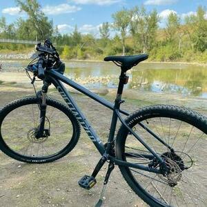 2023 Specialized ROCKHOPPER SPORT 29 SLATE/COOL Silver, gray or bare metal