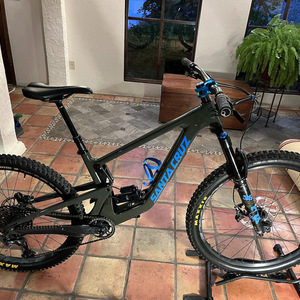 2022 Santa Cruz Bronson CS V4 Green and Blue