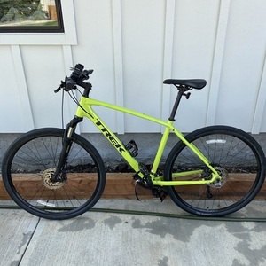 2019 Trek Green and Black