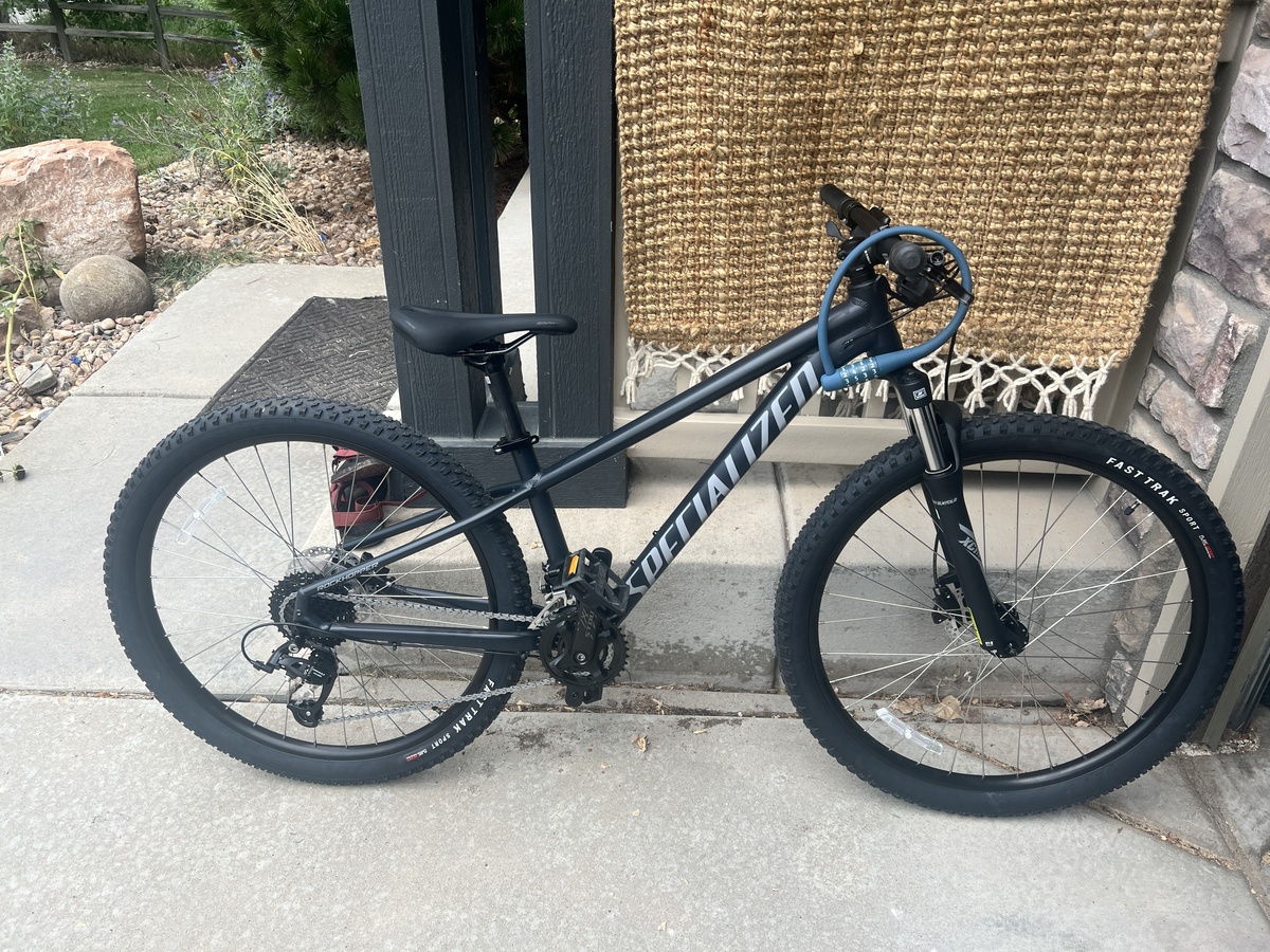 2023 Specialized Rockhopper Sport