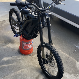 2022 SUR RON SUR RON Light Bee Black