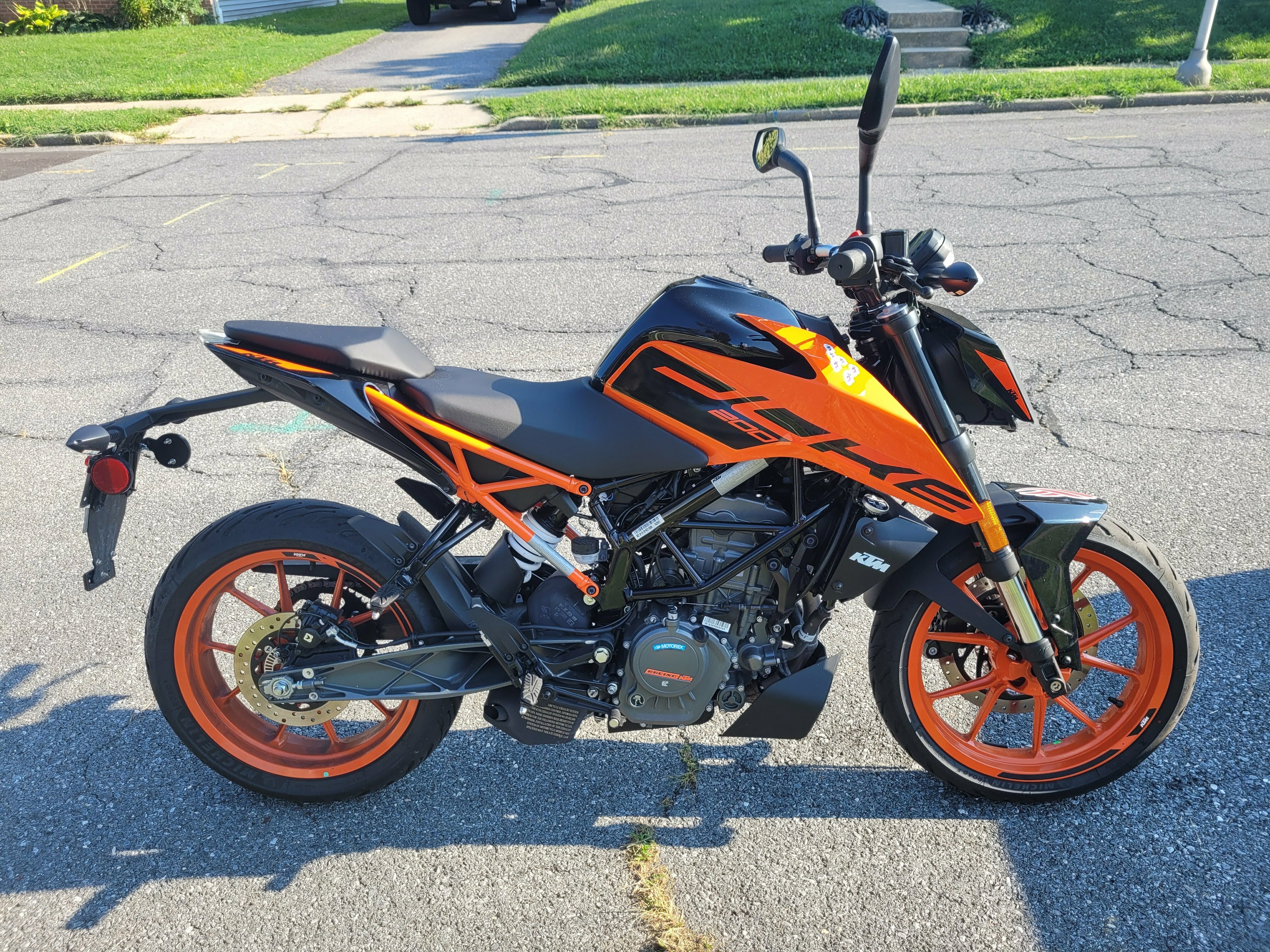 2022-ktm-duke-200