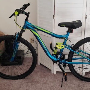 2021 Mongoose Status 2.2 Teal and Green