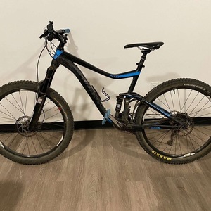 2015 Giant Trance 27.5 Black and Blue