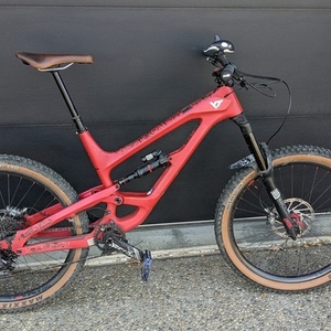 2019 YT Capra Red