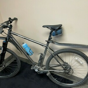 2022 Priority Bicycles 600 X Silver, gray or bare metal