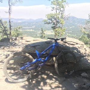 2020 YT Capra Blue