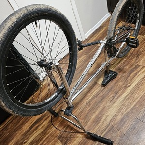 2022 Sunday Model C Silver, gray or bare metal