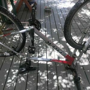 Trek 4500 Red and Silver, gray or bare metal